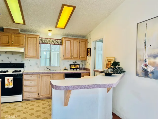 Kitchen - view 1