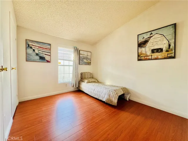 2nd bedroom - view 2