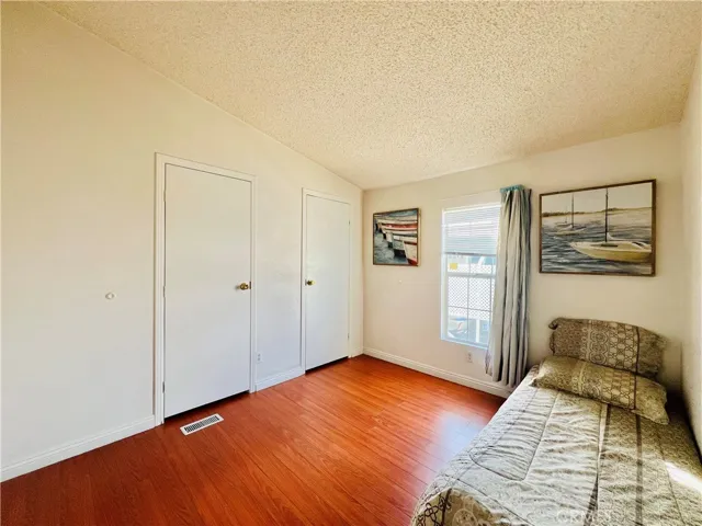 2nd bedroom - view 5