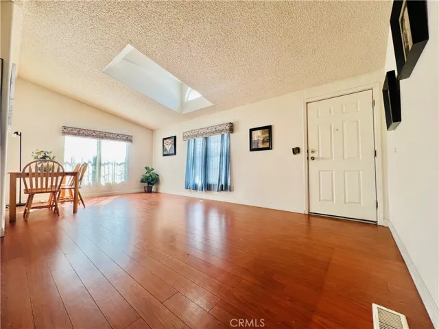 Living room - view 2