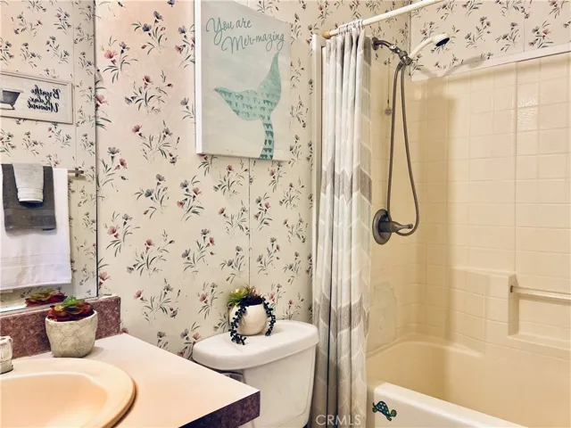 2nd bathroom - view 2