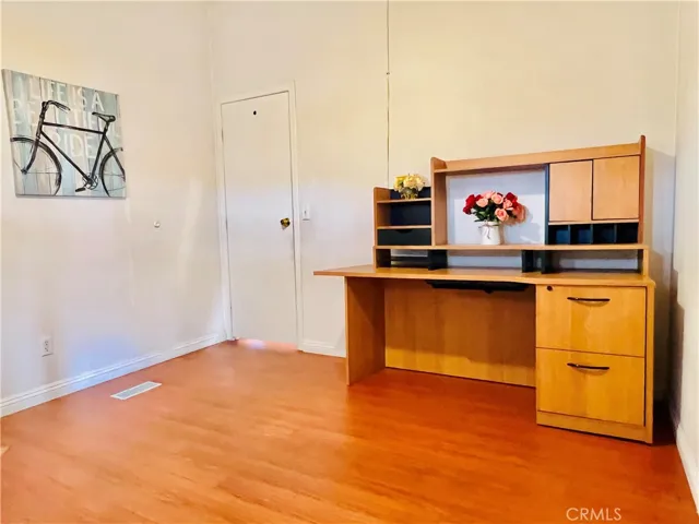 Den - view 6