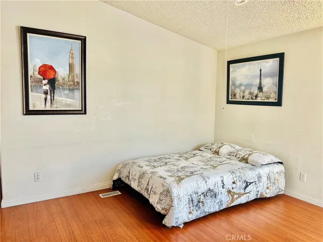 Master bedroom - view 3