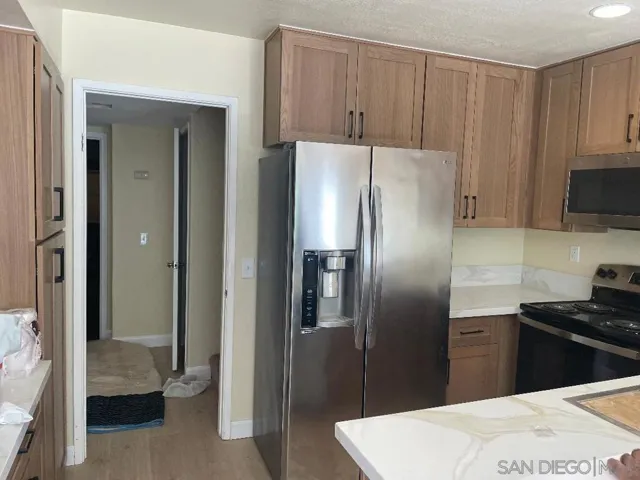 8223 Caminito Modena, La Jolla, California 92037