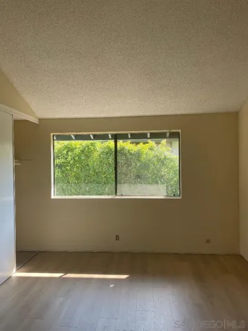 8223 Caminito Modena, La Jolla, California 92037