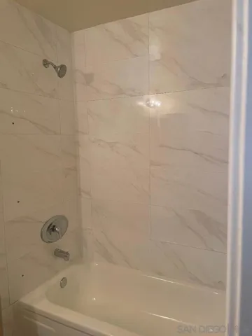 8223 Caminito Modena, La Jolla, California 92037