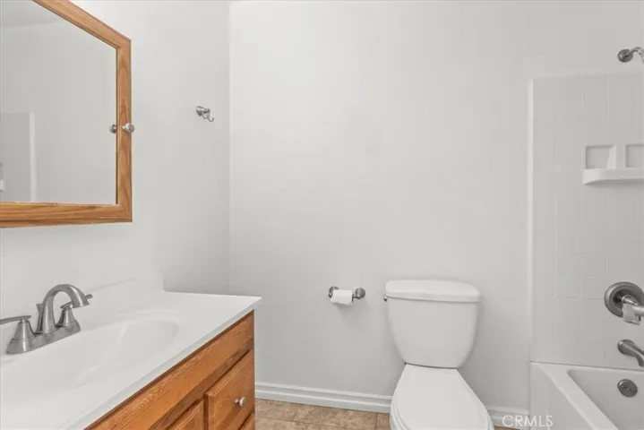14115 Quinnault Road, Apple Valley, California 92307