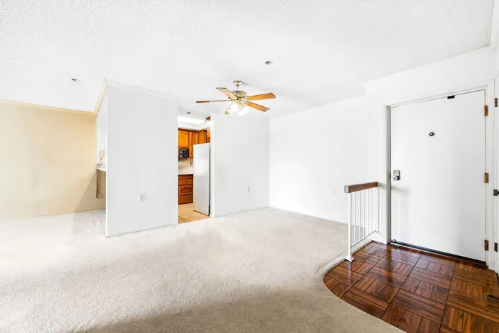 Foyer and Dinning area