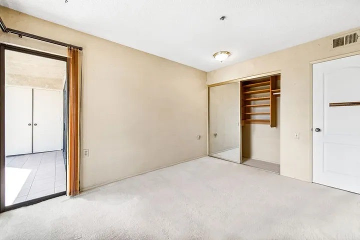 Guest bedroom closet