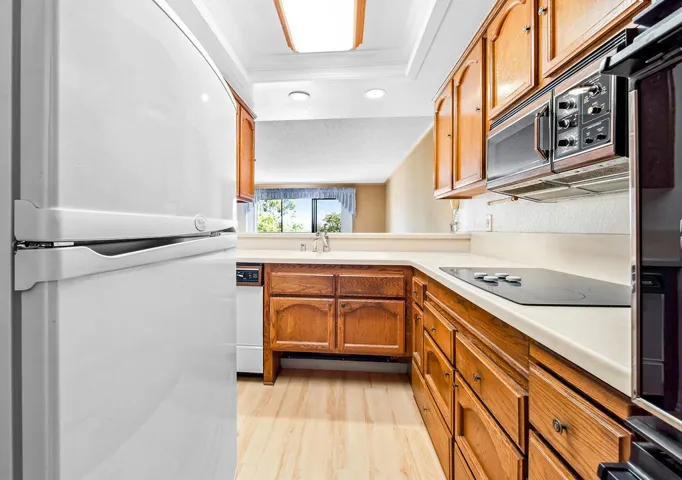 13601 Del Monte Dr. #84c M17, Seal Beach, California 90740