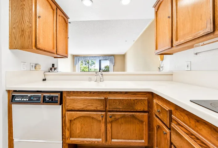 13601 Del Monte Dr. #84c M17, Seal Beach, California 90740