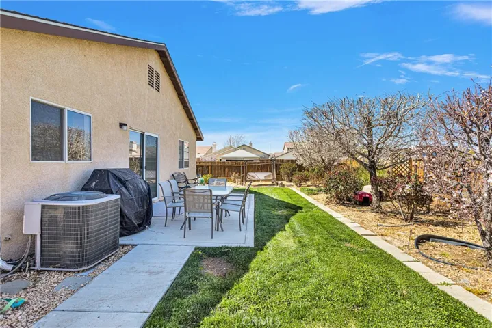 12030 Royal Oaks Road, Victorville, California 92392