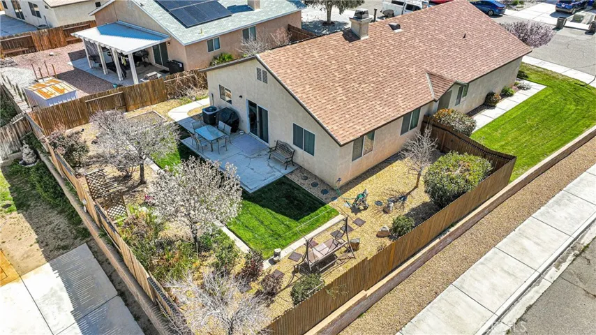 12030 Royal Oaks Road, Victorville, California 92392