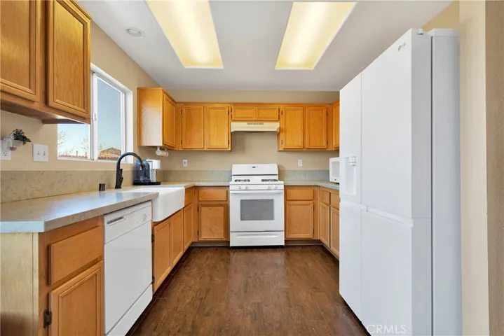 12030 Royal Oaks Road, Victorville, California 92392