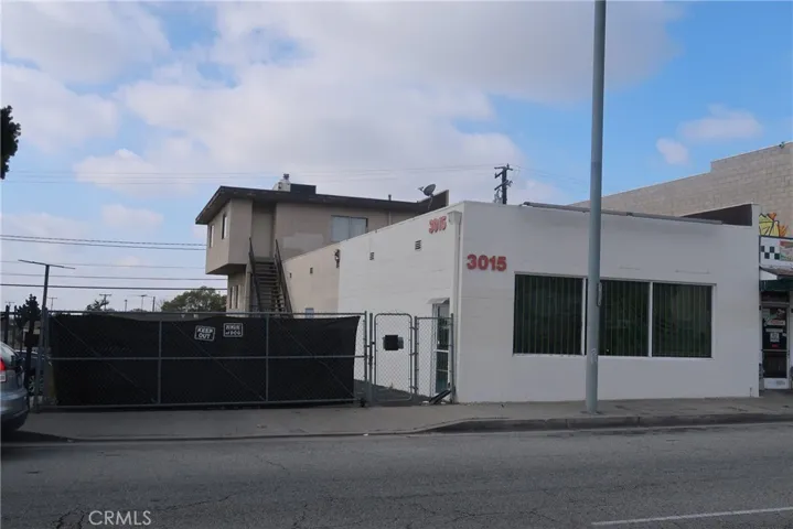 UNIT A IS THE FRONT UNIT WITH 3 BIG WINDOWS FACING BEVERLY BLVD