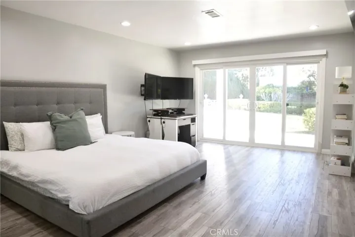 9816 Belmar Avenue, Northridge, California 91324