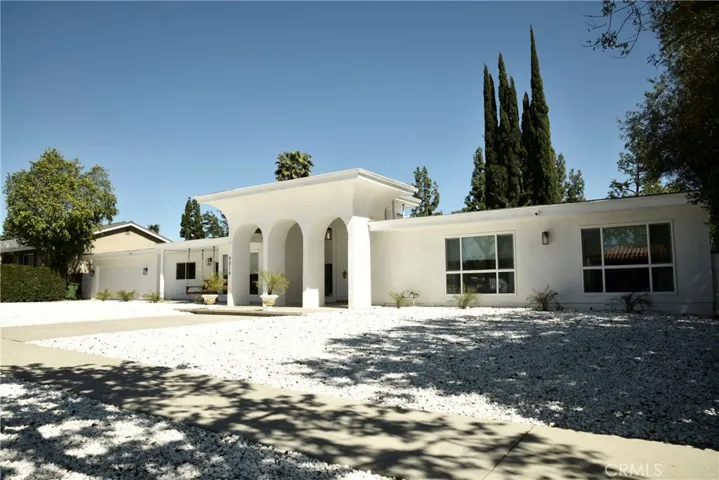 9816 Belmar Avenue, Northridge, California 91324