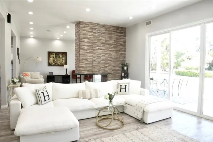 9816 Belmar Avenue, Northridge, California 91324