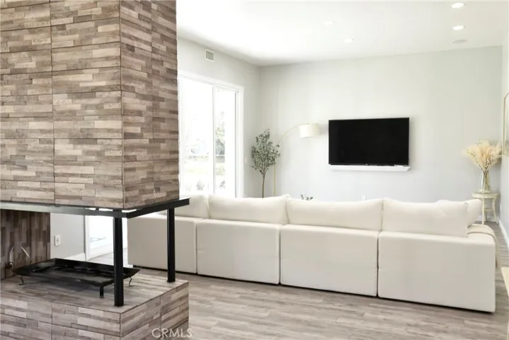 9816 Belmar Avenue, Northridge, California 91324