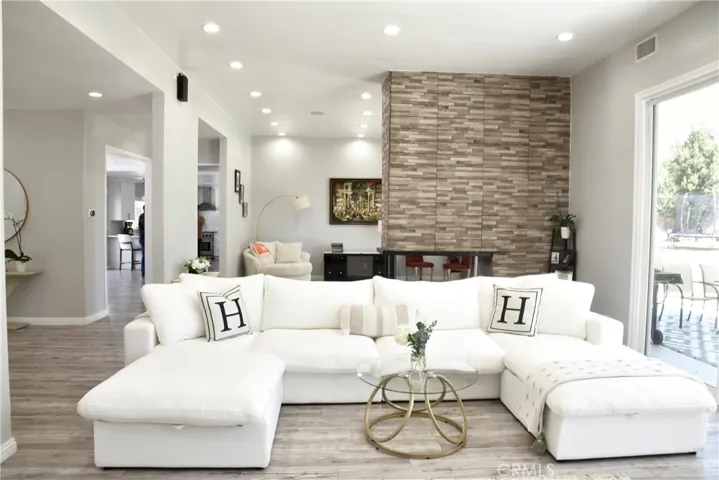 9816 Belmar Avenue, Northridge, California 91324