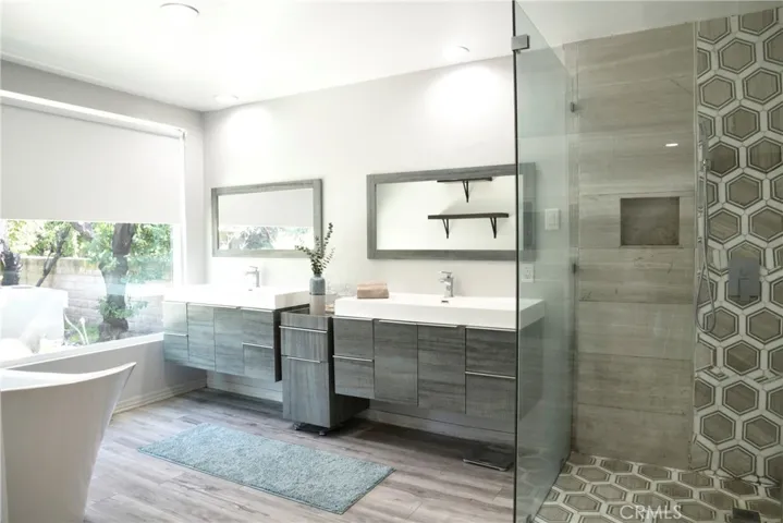 9816 Belmar Avenue, Northridge, California 91324