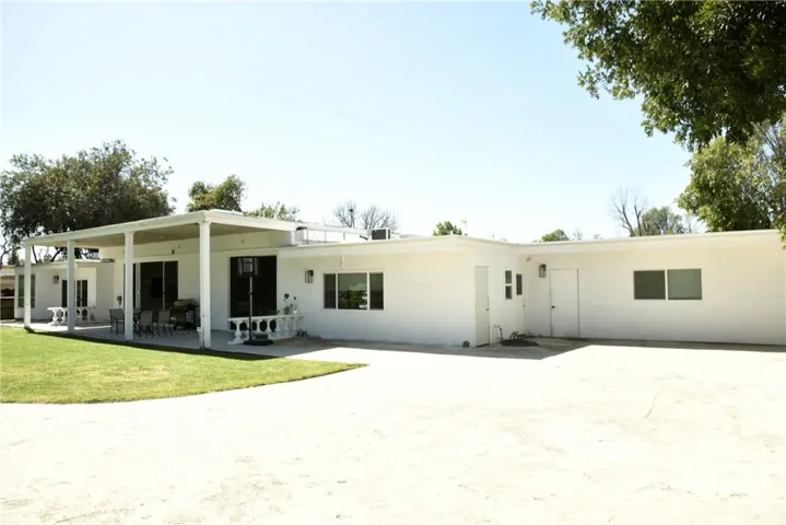 9816 Belmar Avenue, Northridge, California 91324