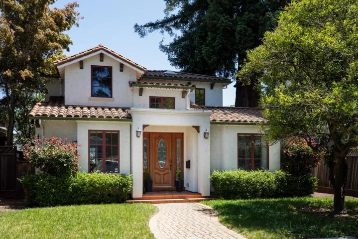 470 Ruthven Avenue, Palo Alto, California 94301