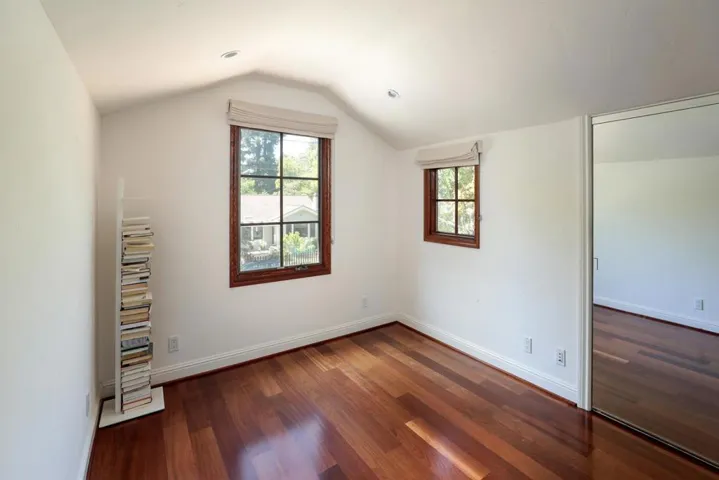 470 Ruthven Avenue, Palo Alto, California 94301