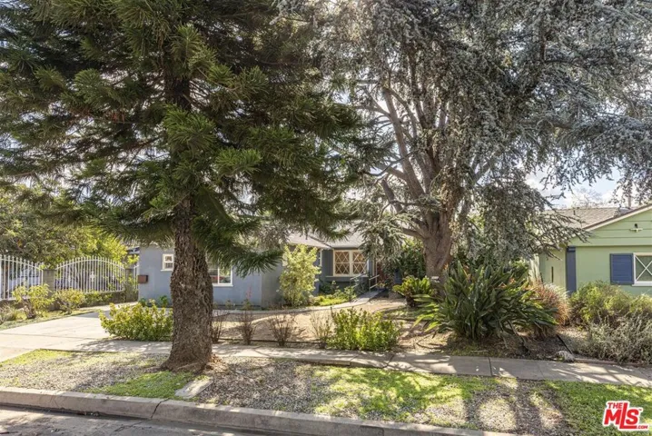 13846 Kittridge Street, Valley Glen, California 91405