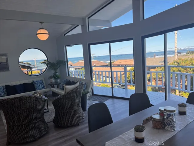 Living room, dining room and kitchen all have panoramic views.