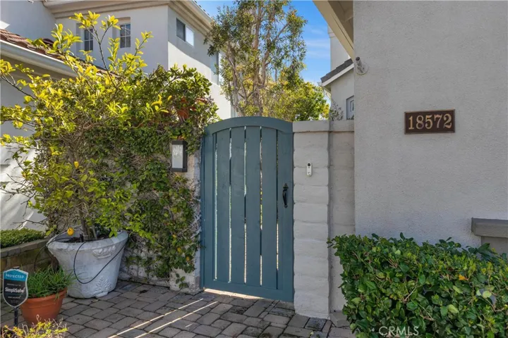 18572 Garnet Lane, Huntington Beach, California 92648
