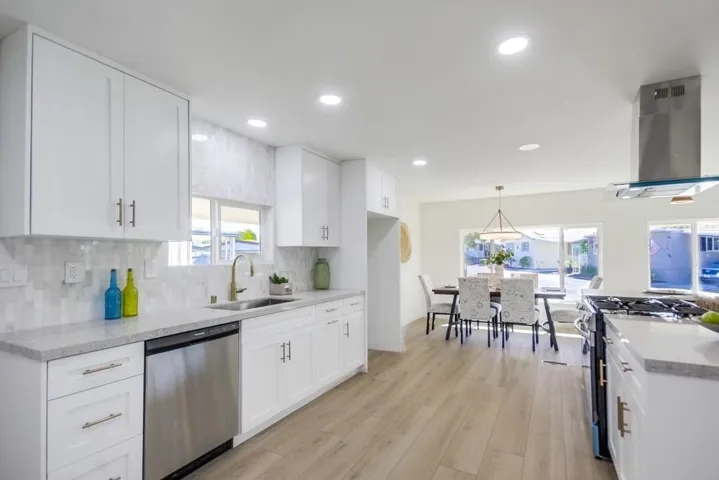 8301 Mission Gorge Rd 301, Santee, California 92071