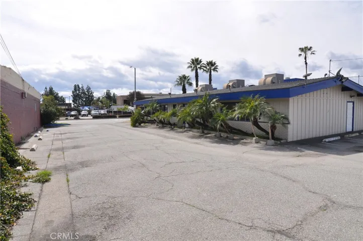 5660 Holt Boulevard, Montclair, California 91763