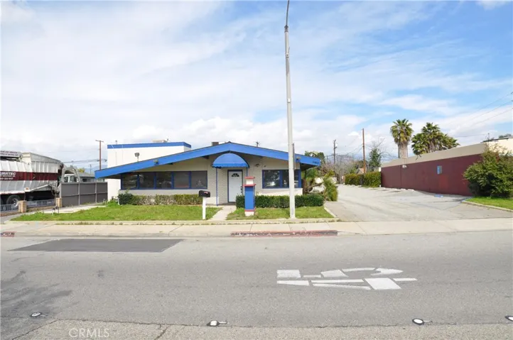 5660 Holt Boulevard, Montclair, California 91763