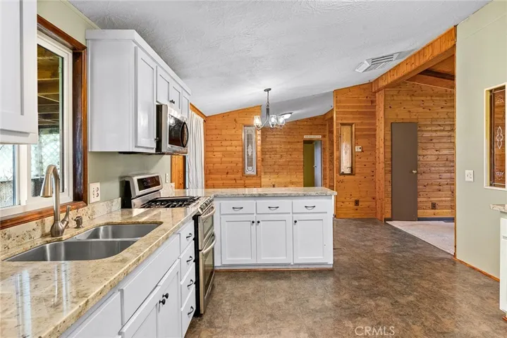 12150 Thunderbird Drive, Red Bluff, California 96080