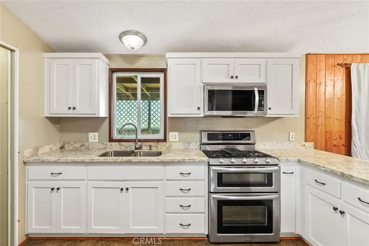 12150 Thunderbird Drive, Red Bluff, California 96080
