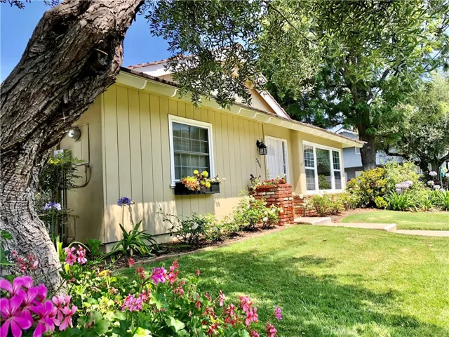 5461 Bonanza Drive, Huntington Beach, California 92649