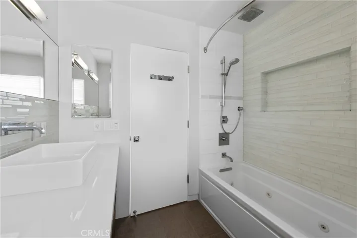 Bath with Spa Tub