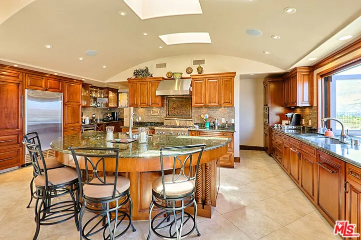 La Cantina folding window