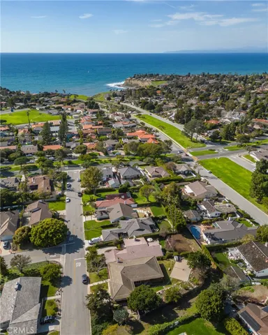 833 Tyburn Road, Palos Verdes Estates, California 90274