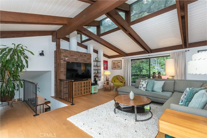 3611 El Lado Drive, Glendale, California 91208