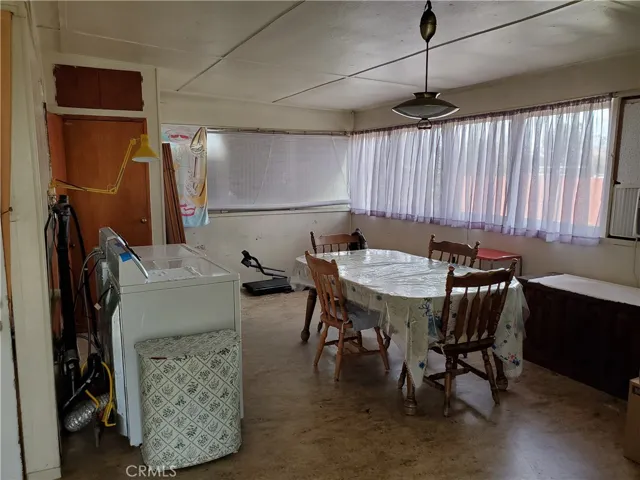 enclosed sunroom