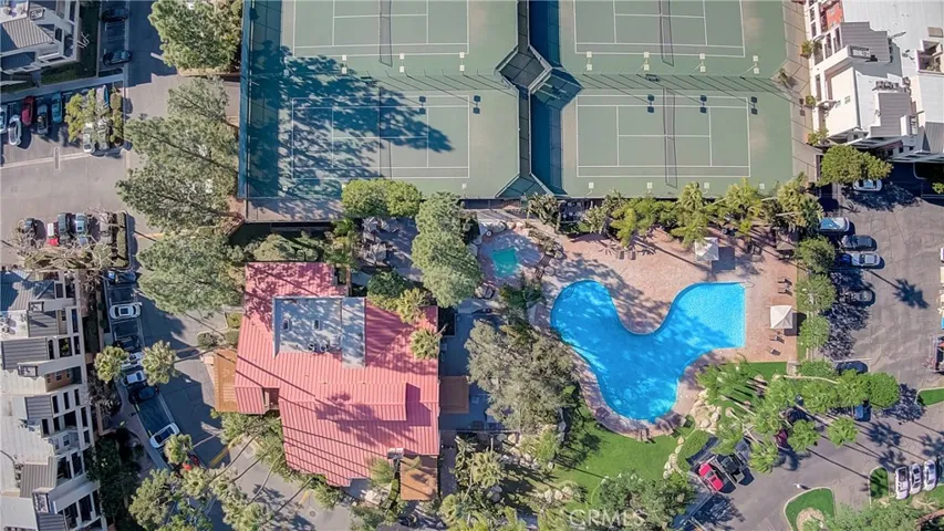 5520 Owensmouth Avenue 121, Woodland Hills, California 91367