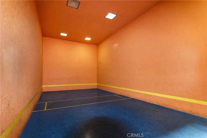 5520 Owensmouth Avenue 121, Woodland Hills, California 91367