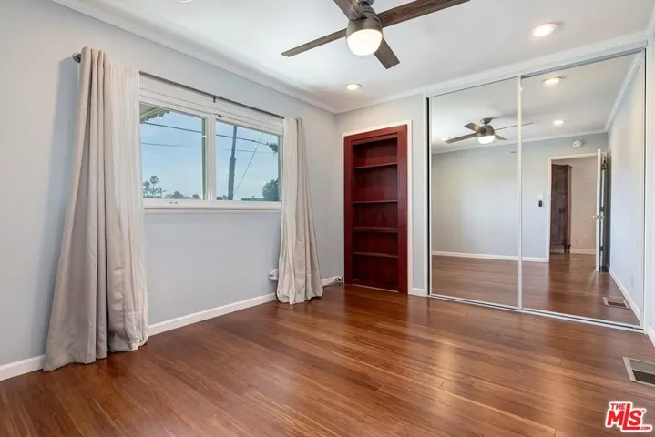 7031 Earldom Avenue, Playa Del Rey, California 90293