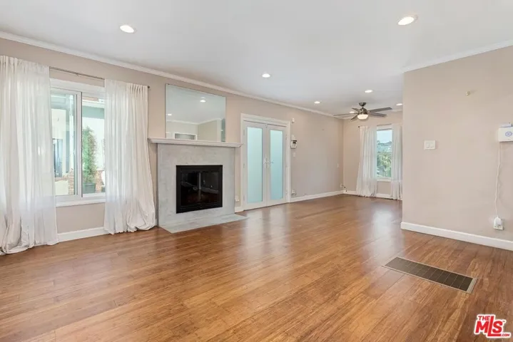 7031 Earldom Avenue, Playa Del Rey, California 90293