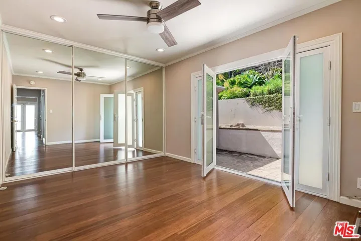 7031 Earldom Avenue, Playa Del Rey, California 90293
