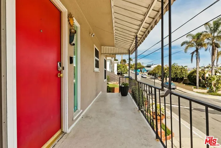 7031 Earldom Avenue, Playa Del Rey, California 90293