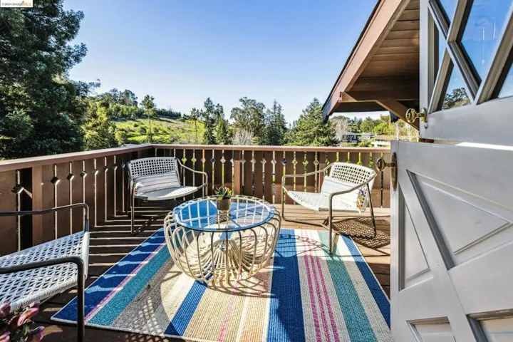 5932 Ostrander Rd, Oakland, California 94618