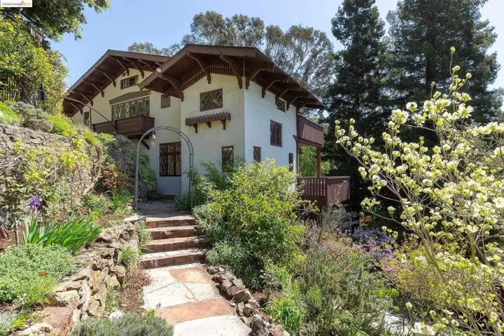 5932 Ostrander Rd, Oakland, California 94618